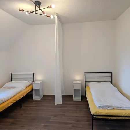 Apartament Crew Base *